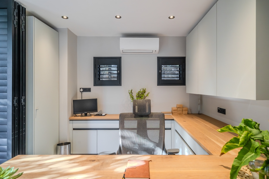 5 Bedroom Property for Sale in Camps Bay Western Cape